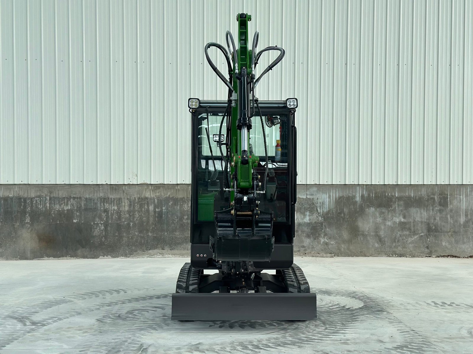 2 Ton Narrow Mini Excavator-Certeg CT20N - Image 6