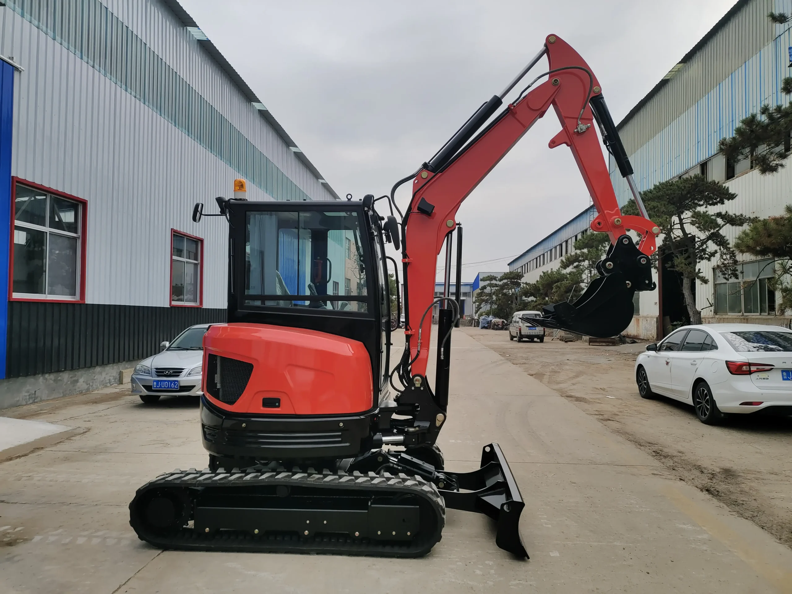3.5 Ton Zero-Swing Excavator-Certeg CT35U - Image 2