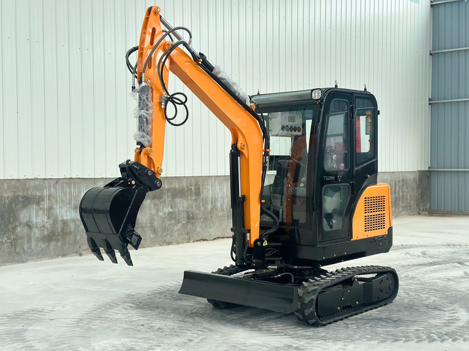 2.5 Ton Small Excavator for Construction-Certeg CT25 - Image 2