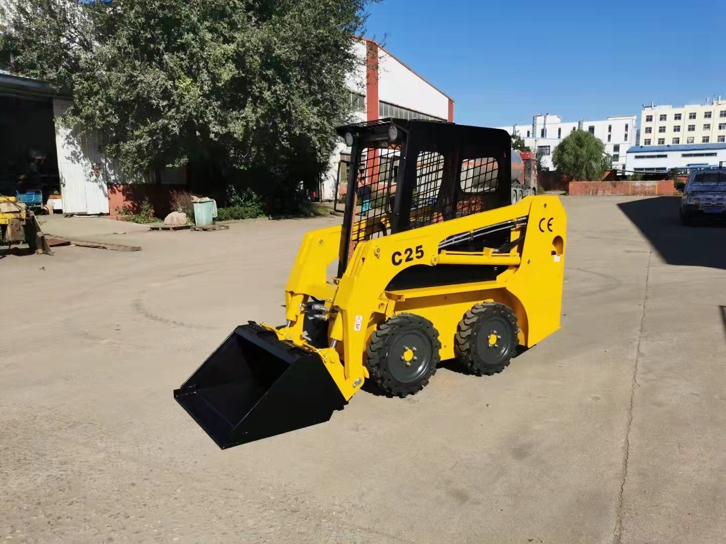 25HP Wheeled Skid Steer Loader - Certeg C25 - Image 4
