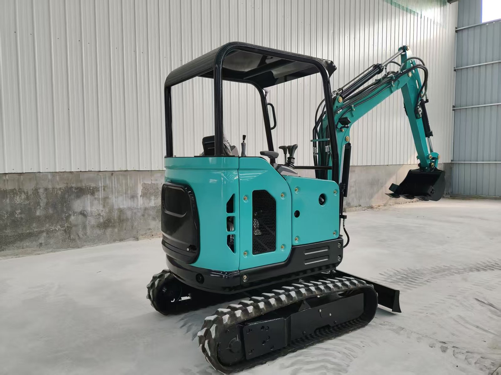 2.5 Ton Narrow Track Excavator-Certeg CT25N - Image 3