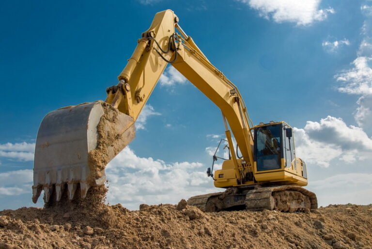 Stay Safe on the Jobsite: How Free Heavy Equipment Safety Training Protects Your Crew and Maximizes Uptime